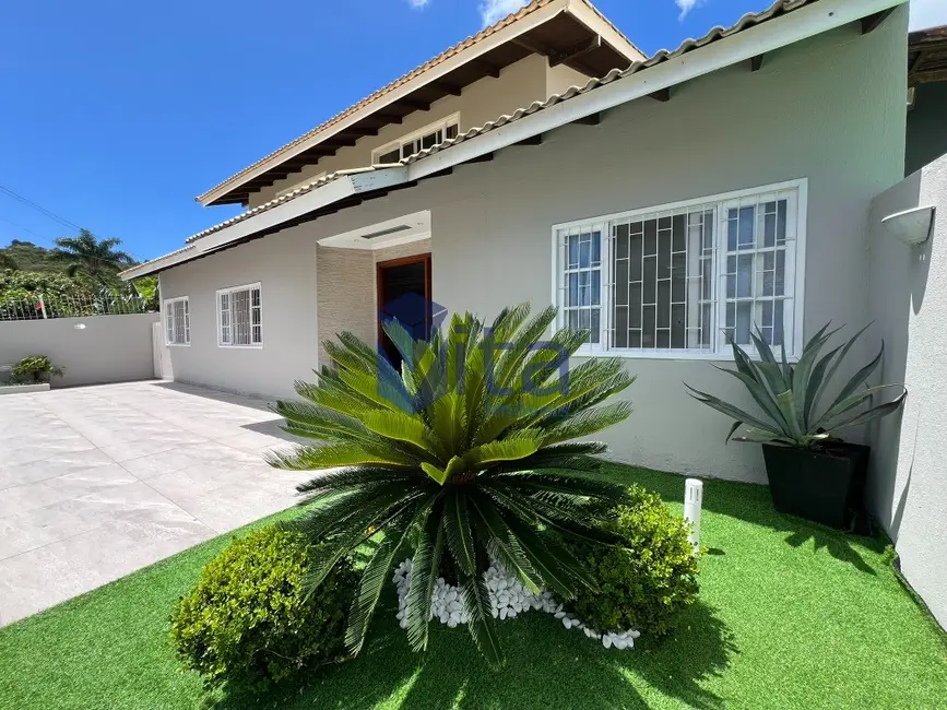 Foto 1 de Casa com 3 quartos para alugar, 350m2 em Ponta das Canas, Florianopolis - SC
