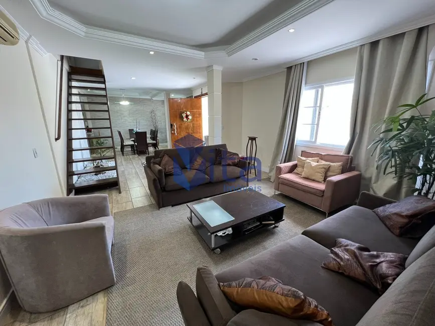 Foto 3 de Casa com 3 quartos para alugar, 350m2 em Ponta das Canas, Florianopolis - SC