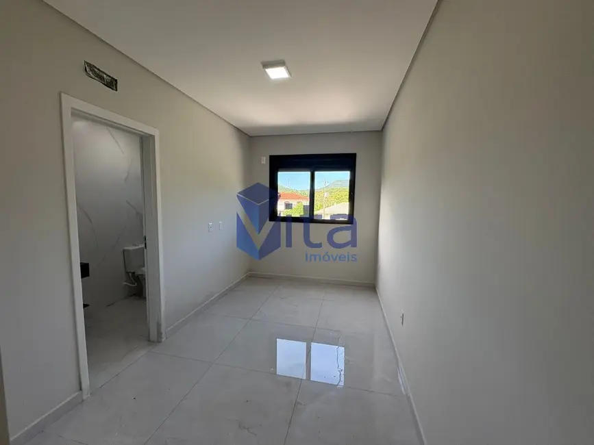 Foto 9 de Casa com 2 quartos para alugar, 90m2 em Cachoeira do Bom Jesus, Florianopolis - SC