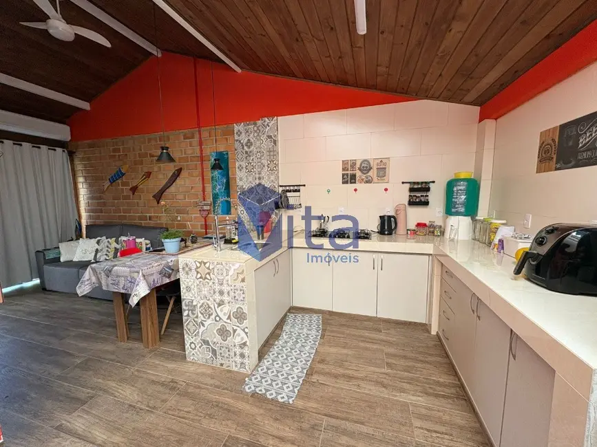 Foto 1 de Casa de Condomínio com 2 quartos à venda, 75m2 em Cachoeira do Bom Jesus, Florianopolis - SC