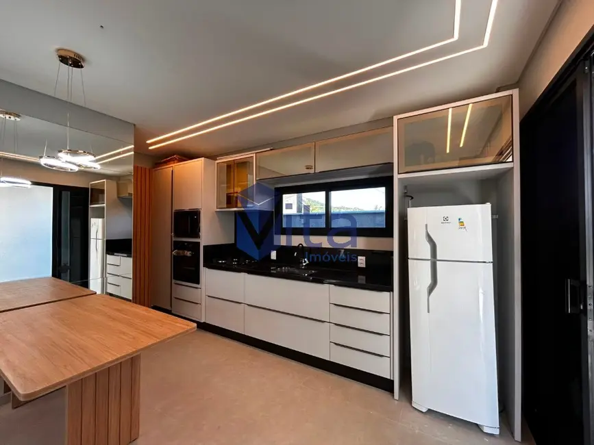 Casa com 2 quartos para alugar, 90m2 em Ponta das Canas, Florianopolis - SC - imagem 3 Foto 3 de Casa com 2 quartos para alugar, 90m2 em Ponta das Canas, Florianopolis - SC