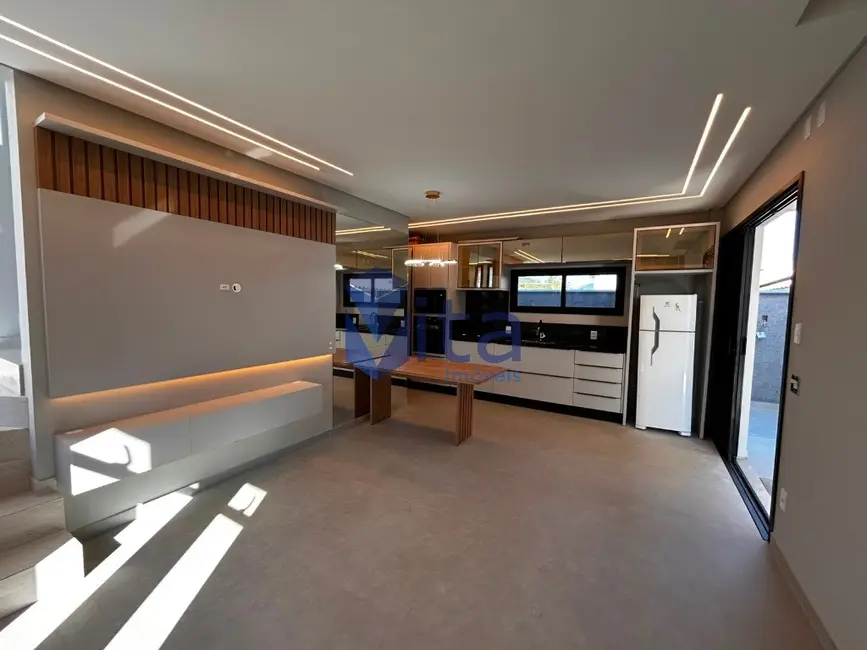 Casa com 2 quartos para alugar, 90m2 em Ponta das Canas, Florianopolis - SC - imagem 2 Foto 2 de Casa com 2 quartos para alugar, 90m2 em Ponta das Canas, Florianopolis - SC