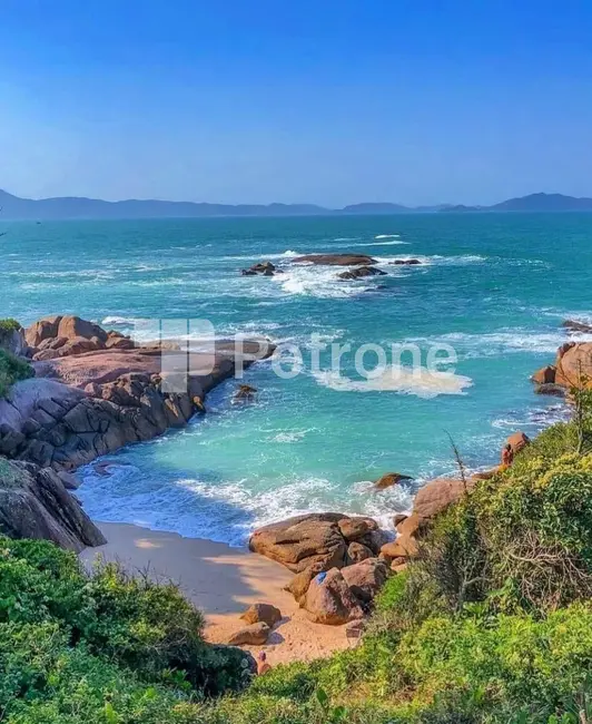 Foto 6 de Casa de Condomínio com 3 quartos à venda, 168m2 em Governador Celso Ramos - SC