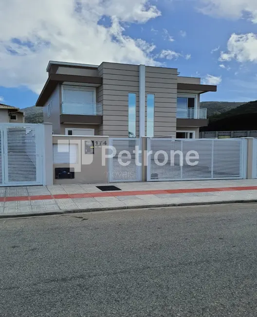 Foto 6 de Casa com 3 quartos à venda, 102m2 em Governador Celso Ramos - SC