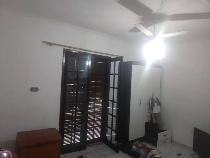 Sobrado com 3 quartos à venda, 130m2 em Sao Jose Dos Campos - SP - imagem 4 Foto 4 de Sobrado com 3 quartos à venda, 130m2 em Sao Jose Dos Campos - SP