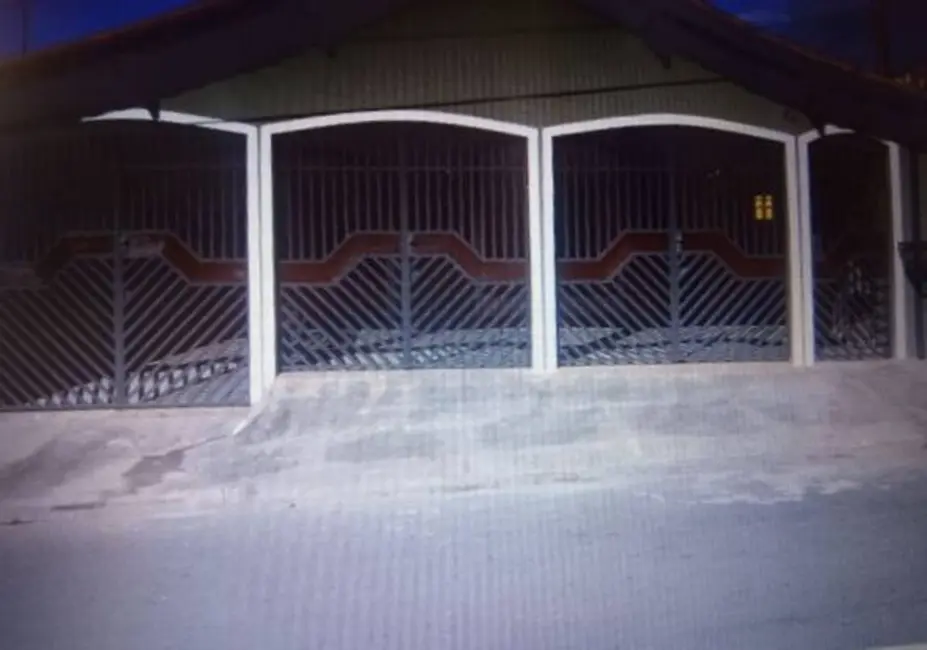 Foto 1 de Casa com 3 quartos à venda, 250m2 em Sao Jose Dos Campos - SP