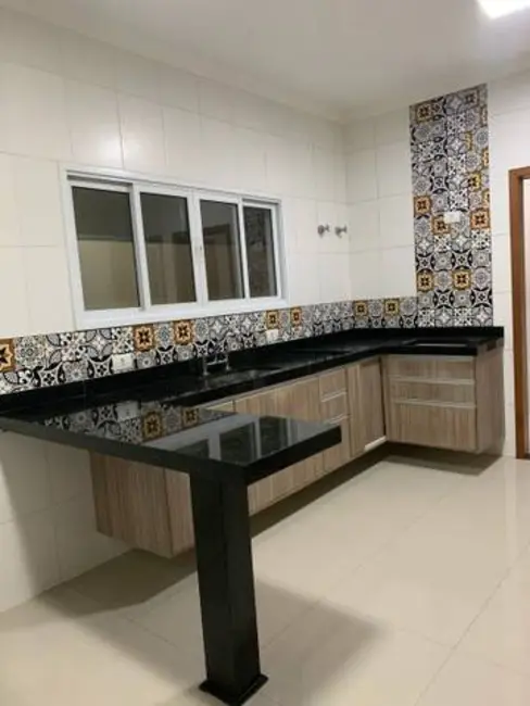 Foto 4 de Sobrado com 3 quartos à venda, 125m2 em Sao Jose Dos Campos - SP