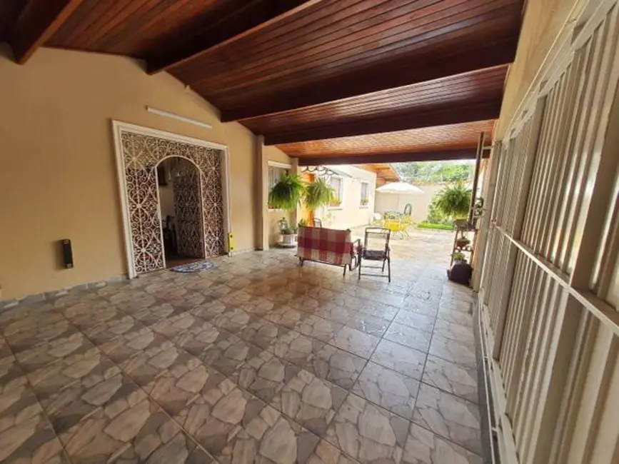 Foto 5 de Casa com 4 quartos à venda, 350m2 em Sao Jose Dos Campos - SP