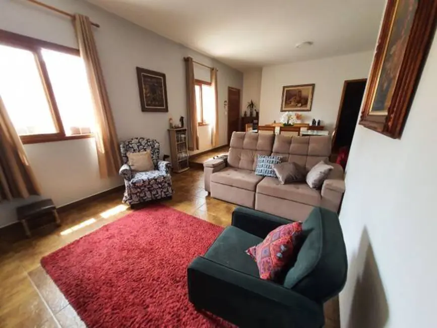 Foto 2 de Casa com 4 quartos à venda, 350m2 em Sao Jose Dos Campos - SP