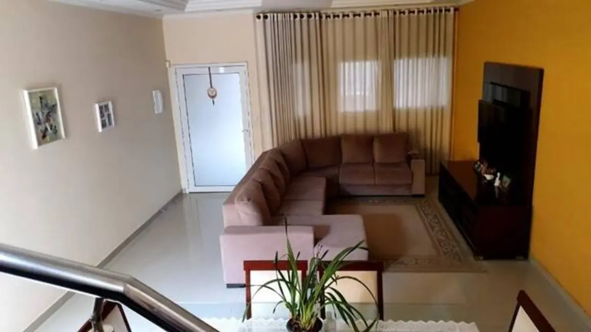 Foto 1 de Sobrado com 3 quartos à venda, 125m2 em Sao Jose Dos Campos - SP