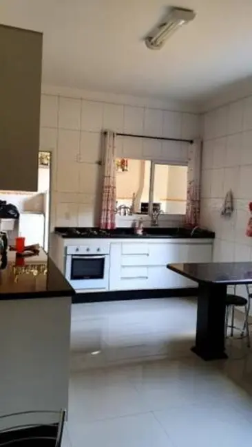 Foto 4 de Sobrado com 3 quartos à venda, 125m2 em Sao Jose Dos Campos - SP