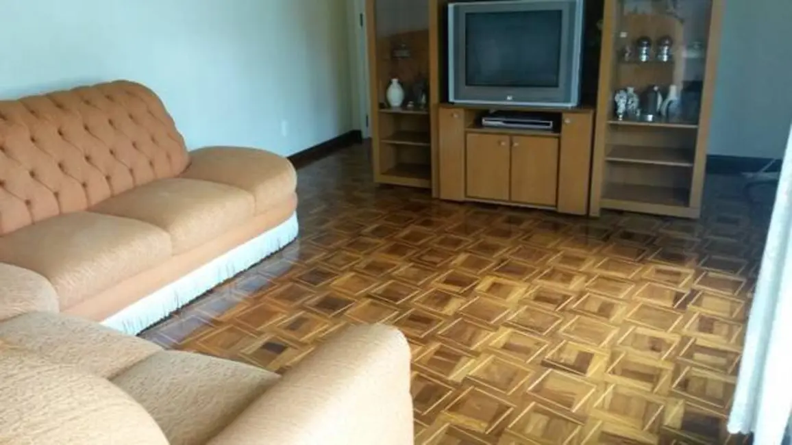 Sobrado com 5 quartos à venda, 418m2 em Sao Jose Dos Campos - SP - imagem 4 Foto 4 de Sobrado com 5 quartos à venda, 418m2 em Sao Jose Dos Campos - SP