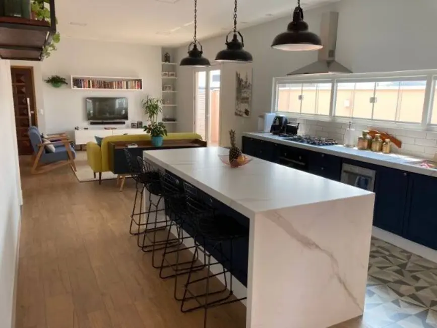 Casa com 4 quartos à venda, 367m2 em Sao Jose Dos Campos - SP - imagem 3 Foto 3 de Casa com 4 quartos à venda, 367m2 em Sao Jose Dos Campos - SP