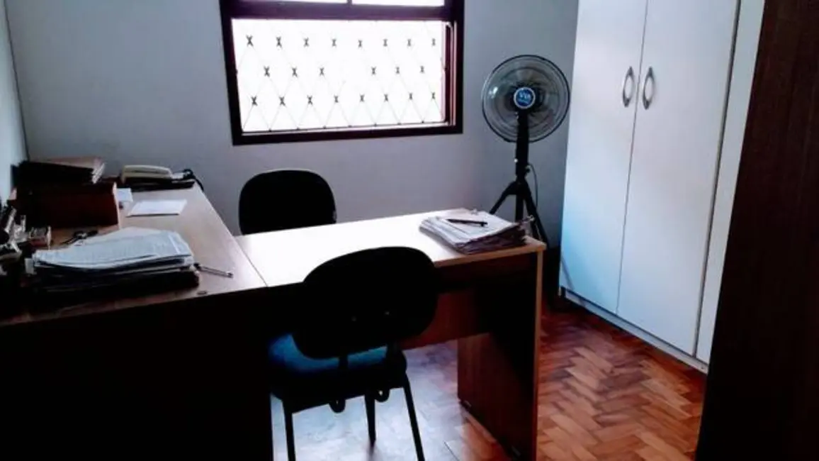 Casa com 4 quartos à venda, 150m2 em Sao Jose Dos Campos - SP - imagem 4 Foto 4 de Casa com 4 quartos à venda, 150m2 em Sao Jose Dos Campos - SP