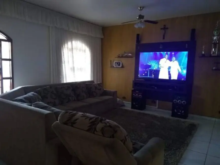 Casa com 6 quartos à venda, 300m2 em Sao Jose Dos Campos - SP - imagem 2 Foto 2 de Casa com 6 quartos à venda, 300m2 em Sao Jose Dos Campos - SP