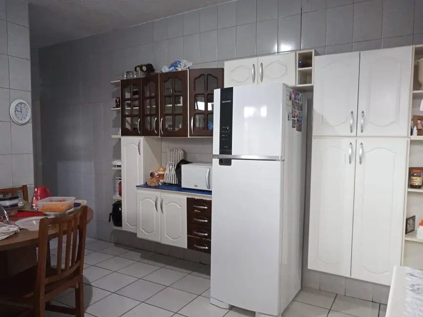 Casa com 4 quartos à venda, 150m2 em Sao Jose Dos Campos - SP - imagem 4 Foto 4 de Casa com 4 quartos à venda, 150m2 em Sao Jose Dos Campos - SP