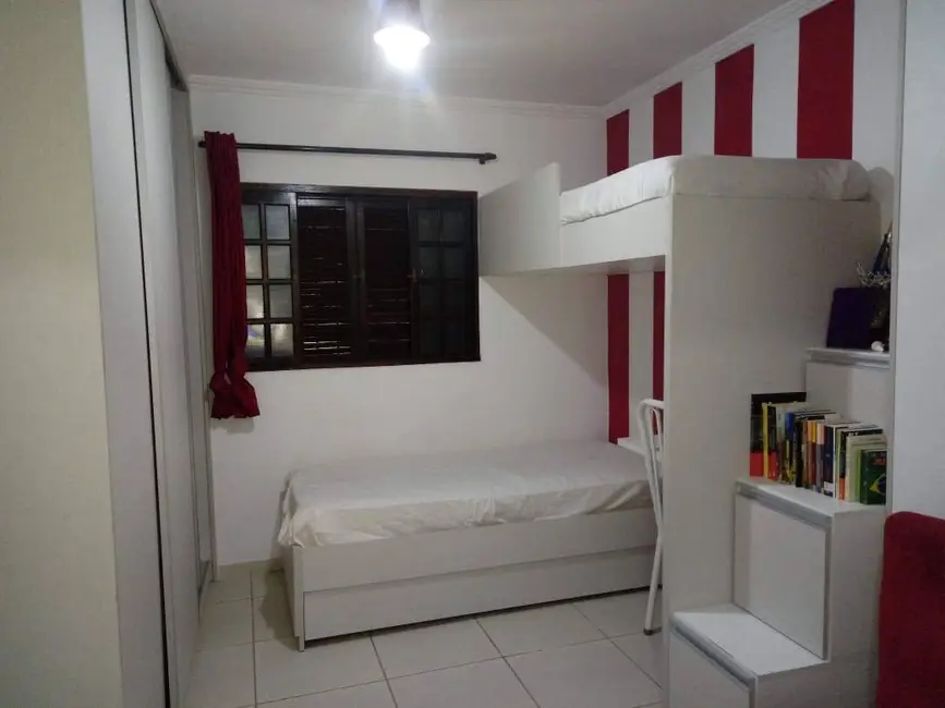 Foto 8 de Casa com 3 quartos à venda, 150m2 em Sao Jose Dos Campos - SP