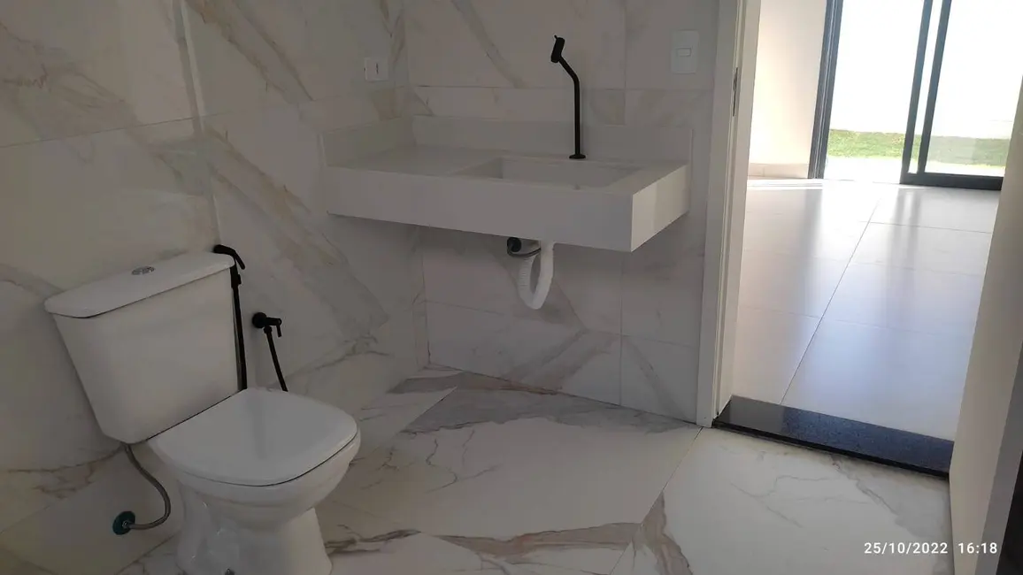 Foto 8 de Casa com 3 quartos à venda, 212m2 em Jardim Jacinto, Jacarei - SP