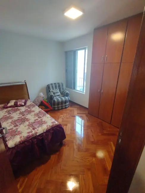Apartamento com 3 quartos à venda, 220m2 em Centro, Varginha - MG - imagem 9 Foto 9 de Apartamento com 3 quartos à venda, 220m2 em Centro, Varginha - MG
