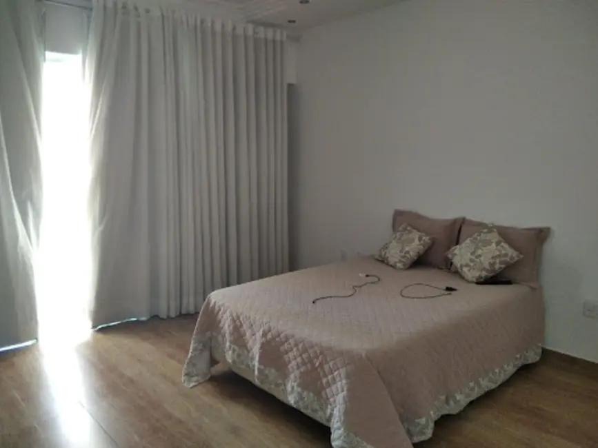 Casa com 4 quartos à venda, 380m2 em Centro, Varginha - MG - imagem 7 Foto 7 de Casa com 4 quartos à venda, 380m2 em Centro, Varginha - MG