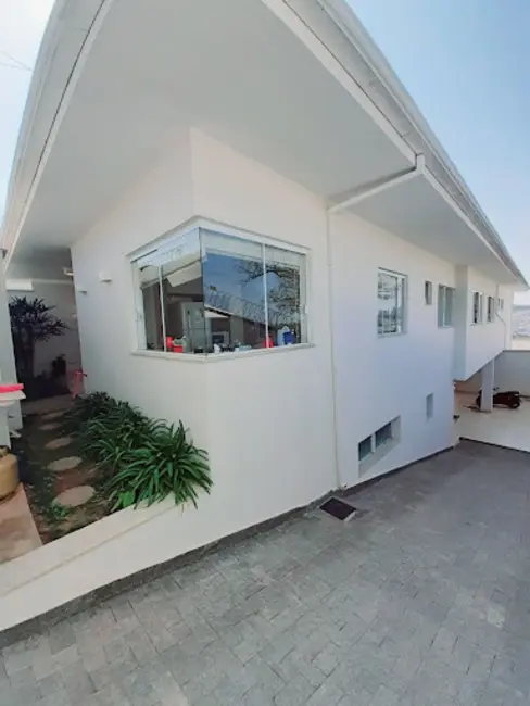 Casa com 6 quartos à venda, 384m2 em Varginha - MG - imagem 3 Foto 3 de Casa com 6 quartos à venda, 384m2 em Varginha - MG