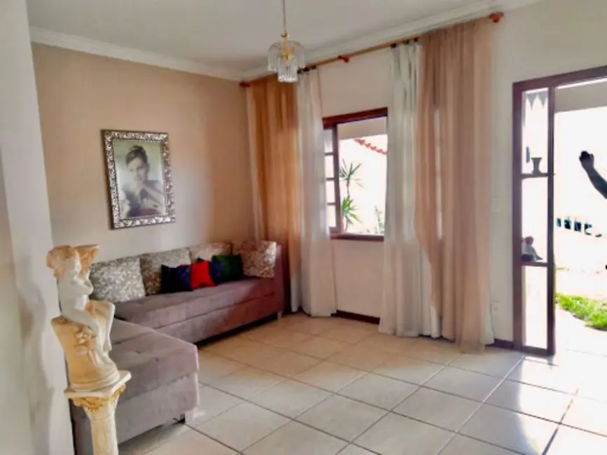 Casa com 3 quartos à venda, 250m2 em Condomínio Residencial Urupês, Varginha - MG - imagem 4 Foto 4 de Casa com 3 quartos à venda, 250m2 em Condomínio Residencial Urupês, Varginha - MG