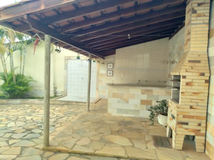 Casa com 3 quartos à venda, 250m2 em Condomínio Residencial Urupês, Varginha - MG - imagem 5 Foto 5 de Casa com 3 quartos à venda, 250m2 em Condomínio Residencial Urupês, Varginha - MG