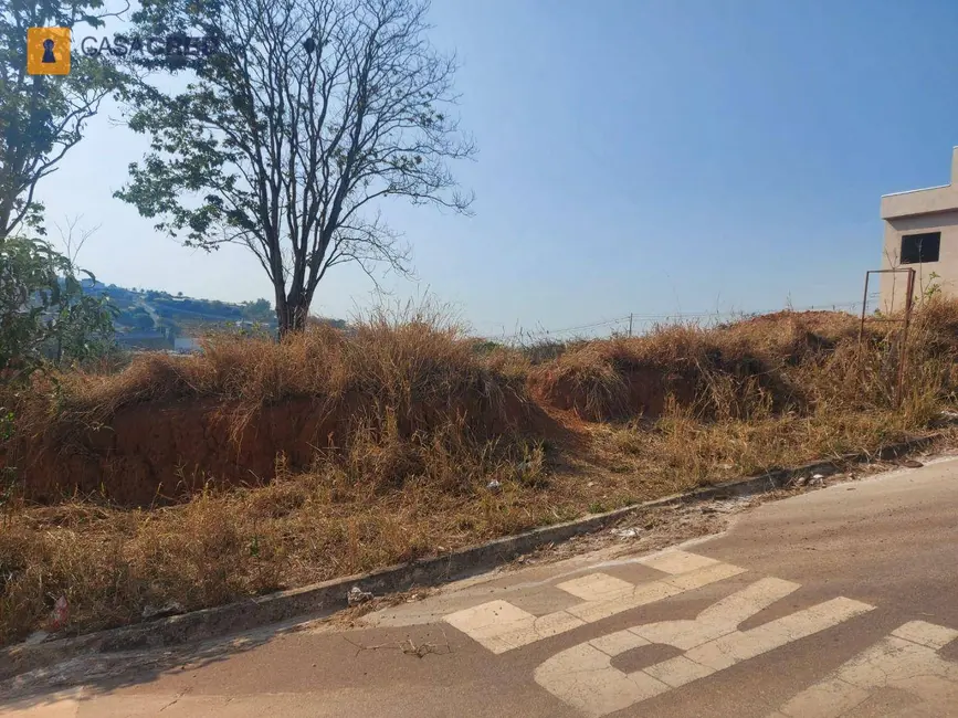 Foto 1 de Terreno / Lote à venda, 244m2 em Varginha - MG