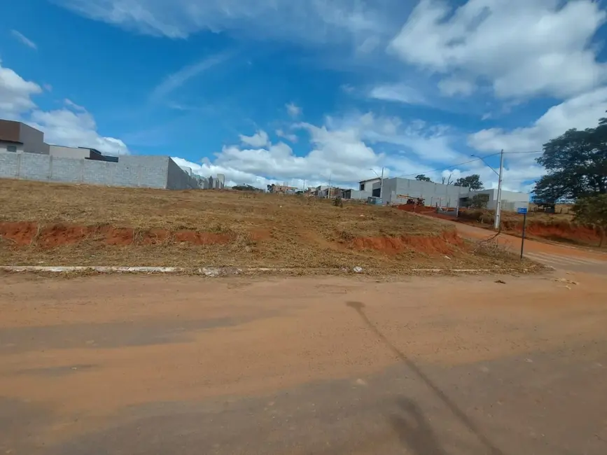 Terreno / Lote à venda, 244m2 em Varginha - MG - imagem 6 Foto 6 de Terreno / Lote à venda, 244m2 em Varginha - MG