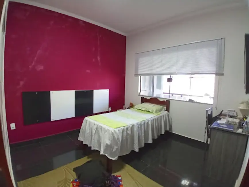 Casa com 3 quartos à venda, 256m2 em Jardim Zinoca, Varginha - MG - imagem 5 Foto 5 de Casa com 3 quartos à venda, 256m2 em Jardim Zinoca, Varginha - MG