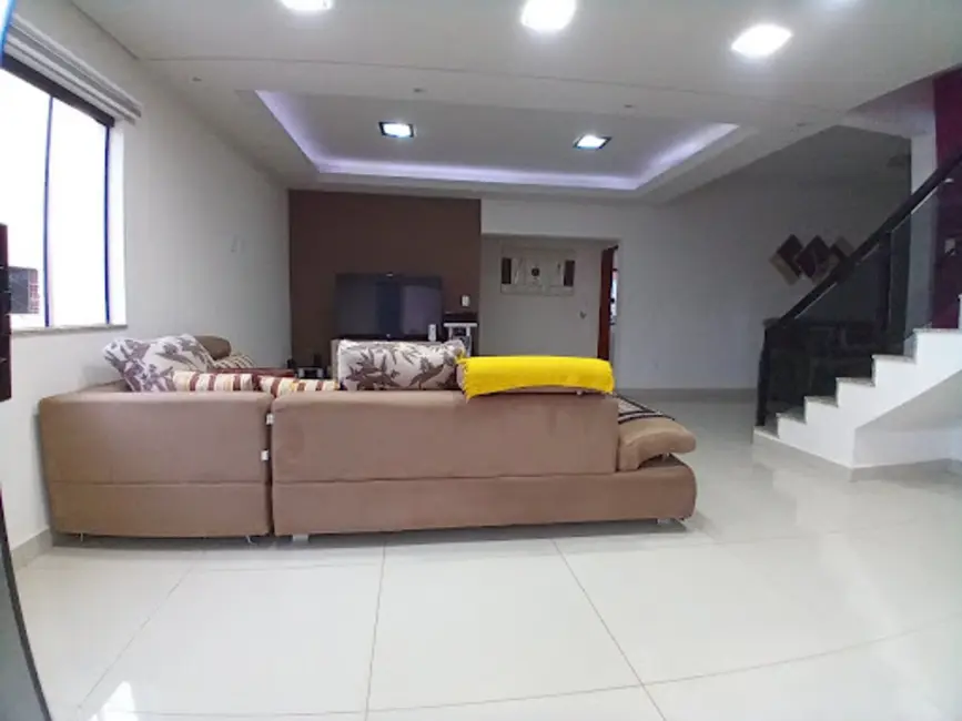 Casa com 3 quartos à venda, 256m2 em Jardim Zinoca, Varginha - MG - imagem 9 Foto 9 de Casa com 3 quartos à venda, 256m2 em Jardim Zinoca, Varginha - MG