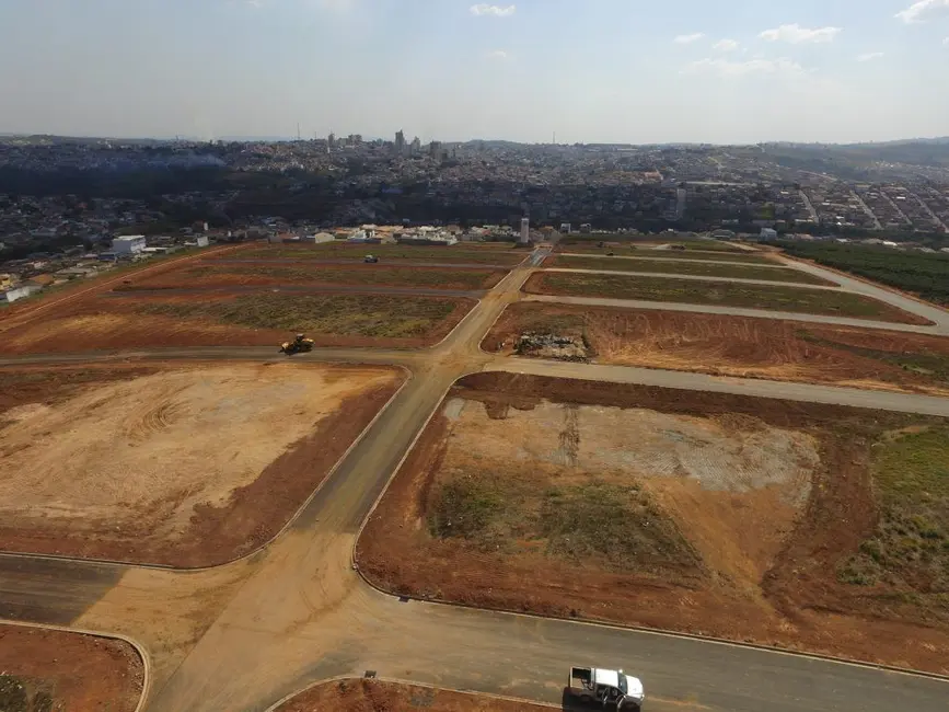 Terreno / Lote à venda, 250m2 em São Francisco, Varginha - MG - imagem 4 Foto 4 de Terreno / Lote à venda, 250m2 em São Francisco, Varginha - MG