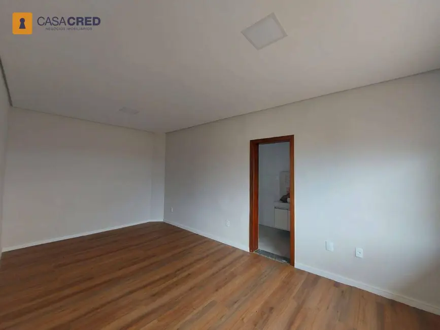 Casa com 4 quartos à venda, 210m2 em Minas Gerais, Varginha - MG - imagem 9 Foto 9 de Casa com 4 quartos à venda, 210m2 em Minas Gerais, Varginha - MG