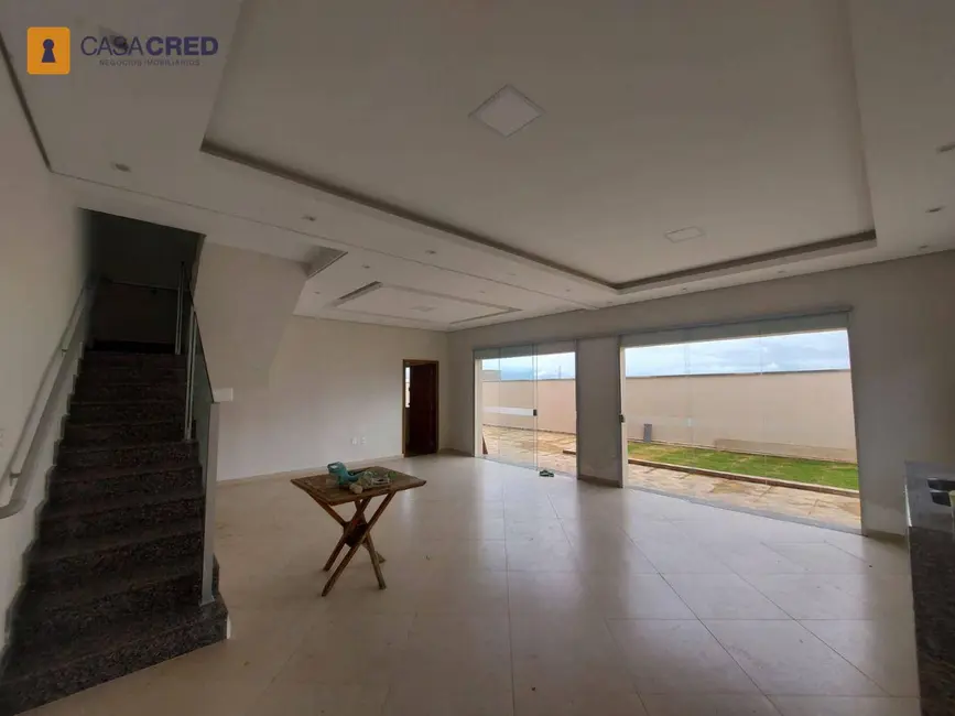 Casa com 4 quartos à venda, 210m2 em Minas Gerais, Varginha - MG - imagem 8 Foto 8 de Casa com 4 quartos à venda, 210m2 em Minas Gerais, Varginha - MG