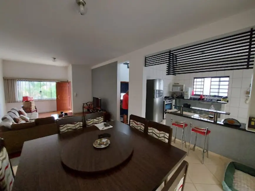 Foto 2 de Sobrado com 2 quartos à venda, 250m2 em Condomínio Residencial Urupês, Varginha - MG