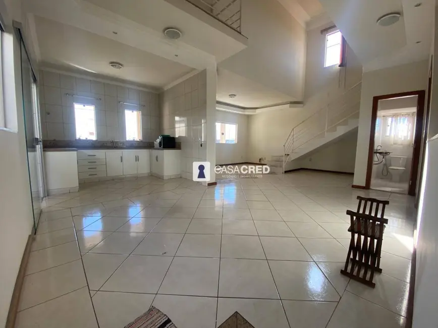 Casa com 6 quartos à venda, 330m2 em Vila Verde, Varginha - MG - imagem 8 Foto 8 de Casa com 6 quartos à venda, 330m2 em Vila Verde, Varginha - MG