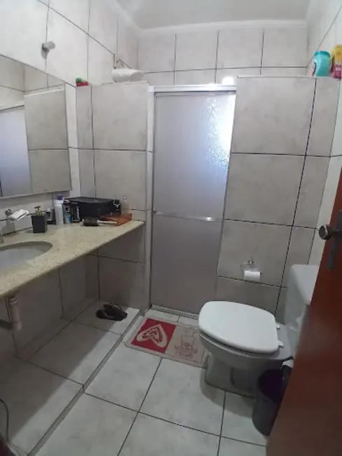 Casa com 3 quartos à venda, 250m2 em Conjunto Habitacional Centenário, Varginha - MG - imagem 7 Foto 7 de Casa com 3 quartos à venda, 250m2 em Conjunto Habitacional Centenário, Varginha - MG
