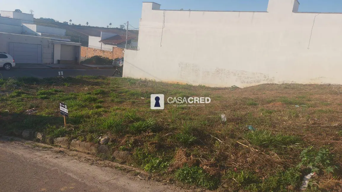 Foto 2 de Terreno / Lote à venda, 306m2 em Varginha - MG