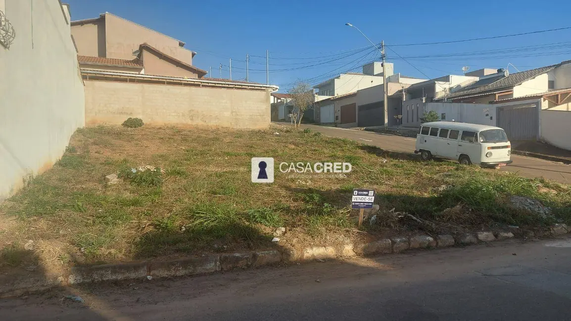 Foto 3 de Terreno / Lote à venda, 306m2 em Varginha - MG