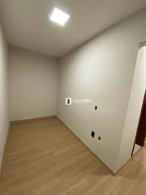 Foto 6 de Casa com 3 quartos à venda, 257m2 em Industrial JK, Varginha - MG