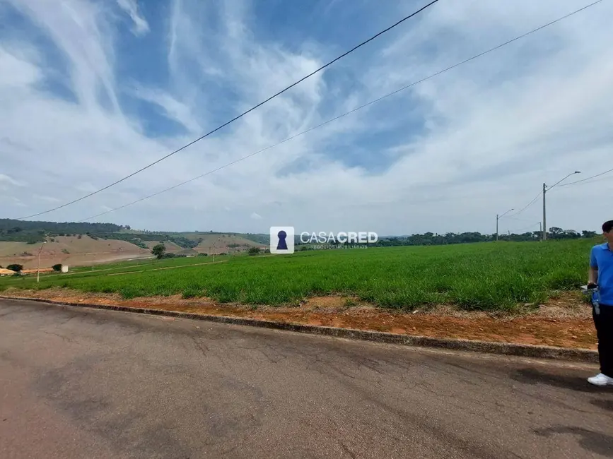 Foto 2 de Terreno / Lote à venda, 750m2 em  - MG