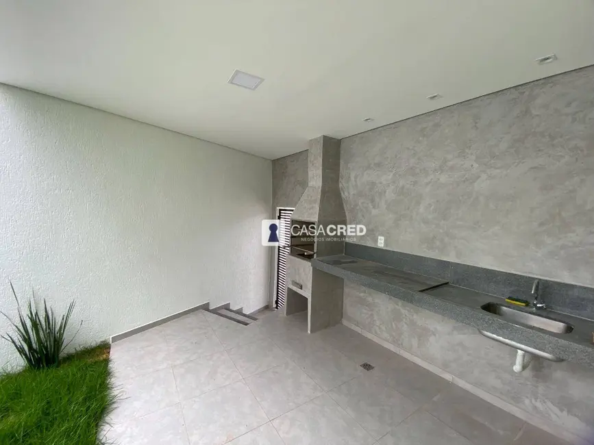 Casa com 2 quartos à venda, 200m2 em Santana, Varginha - MG - imagem 6 Foto 6 de Casa com 2 quartos à venda, 200m2 em Santana, Varginha - MG