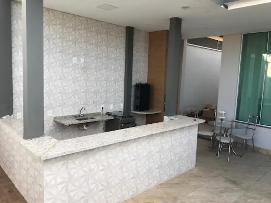 Casa com 3 quartos à venda, 250m2 em Varginha - MG - imagem 4 Foto 4 de Casa com 3 quartos à venda, 250m2 em Varginha - MG
