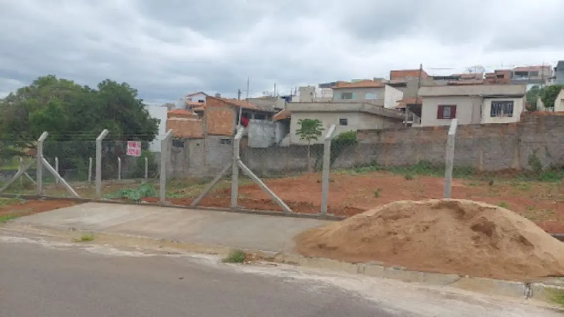 Foto 1 de Terreno / Lote à venda, 218m2 em Varginha - MG