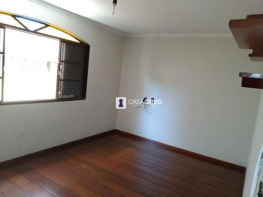 Foto 1 de Casa com 3 quartos à venda, 422m2 em Varginha - MG