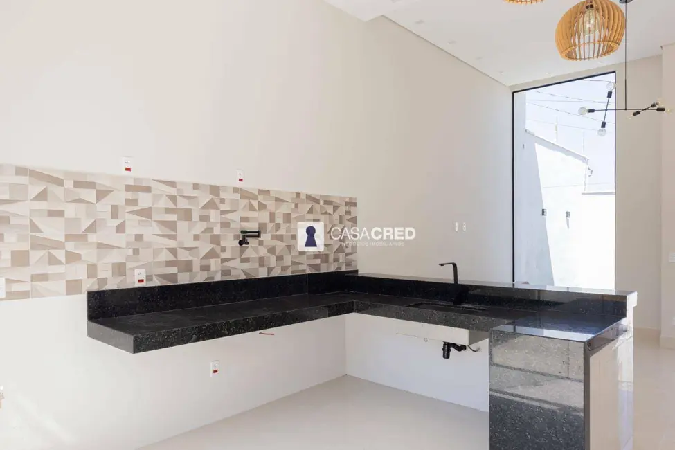 Casa com 3 quartos à venda, 220m2 em Varginha - MG - imagem 3 Foto 3 de Casa com 3 quartos à venda, 220m2 em Varginha - MG