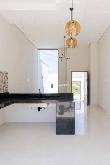 Casa com 3 quartos à venda, 220m2 em Varginha - MG - imagem 2 Foto 2 de Casa com 3 quartos à venda, 220m2 em Varginha - MG