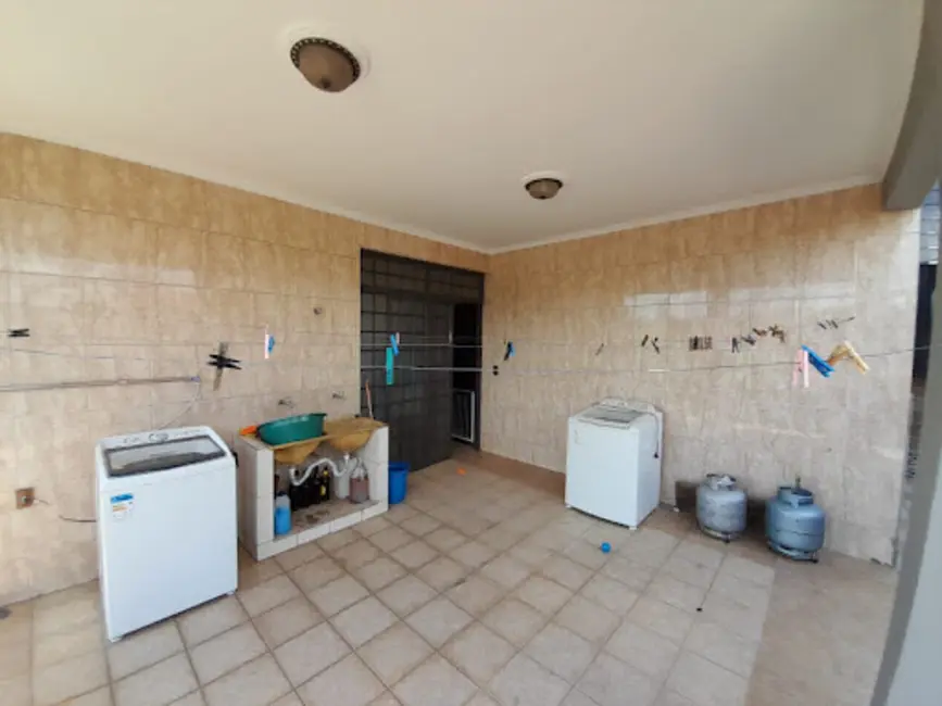 Casa com 3 quartos à venda, 275m2 em Santana, Varginha - MG - imagem 8 Foto 8 de Casa com 3 quartos à venda, 275m2 em Santana, Varginha - MG