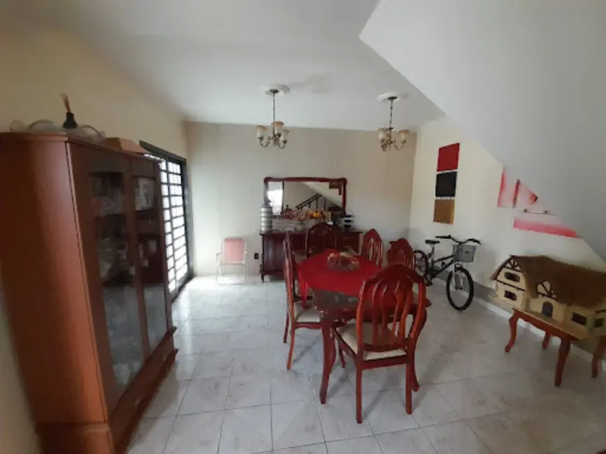 Casa com 3 quartos à venda, 275m2 em Santana, Varginha - MG - imagem 7 Foto 7 de Casa com 3 quartos à venda, 275m2 em Santana, Varginha - MG