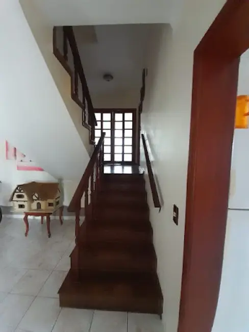 Casa com 3 quartos à venda, 275m2 em Santana, Varginha - MG - imagem 9 Foto 9 de Casa com 3 quartos à venda, 275m2 em Santana, Varginha - MG